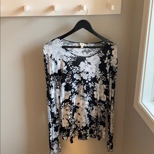 💕2 for 15💕 Aritzia shirt